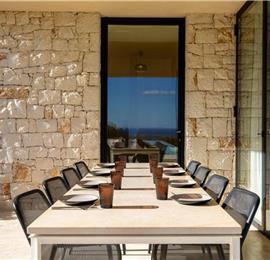 4 bedroom villa with infinity pool and sea views near Noto, Sicily, sleeps 8